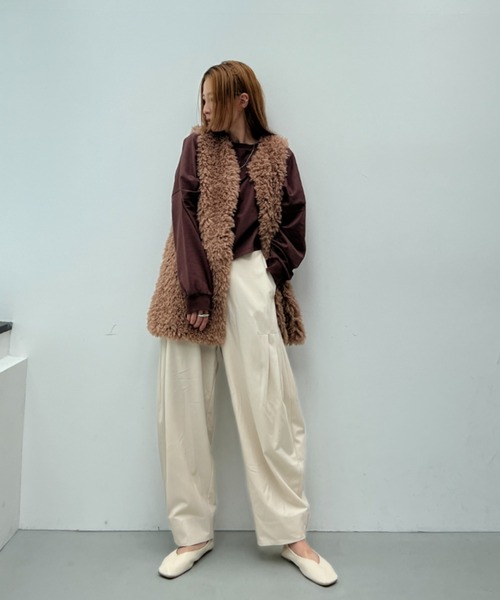 y/m(イム)の「プードルボアミドル丈ベスト(ベスト・レディース・アイボリー/グレー/ブラウン・FREE)」の17枚目の写真