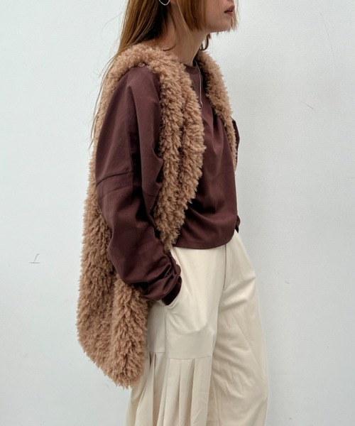 y/m(イム)の「プードルボアミドル丈ベスト(ベスト・レディース・アイボリー/グレー/ブラウン・FREE)」の13枚目の写真