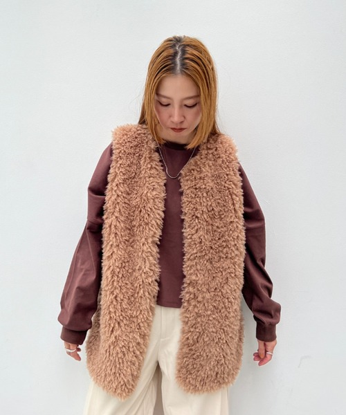 y/m(イム)の「プードルボアミドル丈ベスト(ベスト・レディース・アイボリー/グレー/ブラウン・FREE)」の10枚目の写真