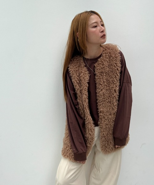 y/m(イム)の「プードルボアミドル丈ベスト(ベスト・レディース・アイボリー/グレー/ブラウン・FREE)」の6枚目の写真