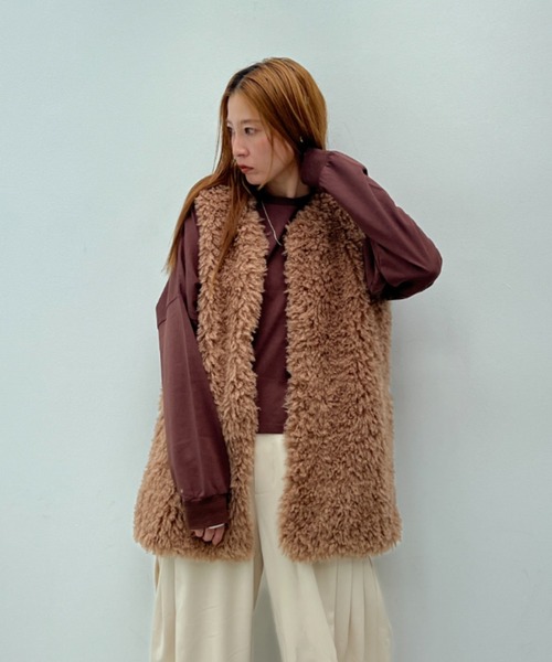 y/m(イム)の「プードルボアミドル丈ベスト(ベスト・レディース・アイボリー/グレー/ブラウン・FREE)」の7枚目の写真