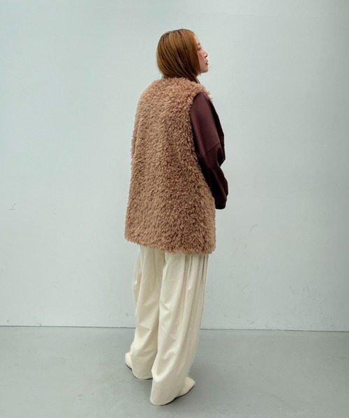 y/m(イム)の「プードルボアミドル丈ベスト(ベスト・レディース・アイボリー/グレー/ブラウン・FREE)」の18枚目の写真