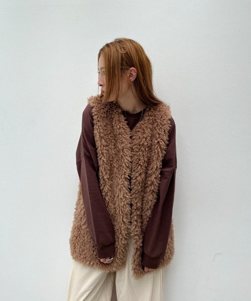 y/m(イム)の「プードルボアミドル丈ベスト(ベスト・レディース・アイボリー/グレー/ブラウン・FREE)」の8枚目の写真