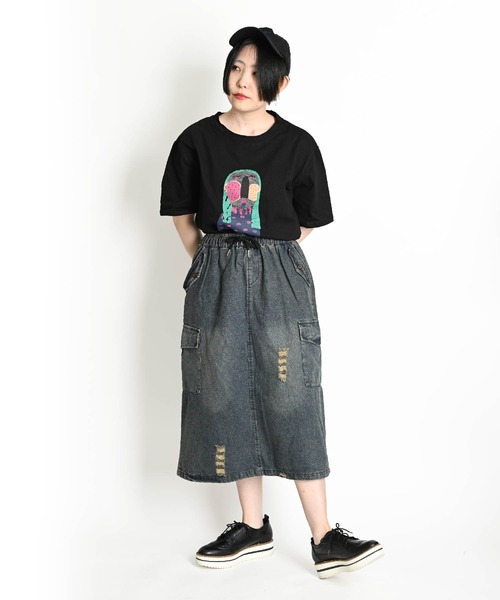 MARAI(マーライ)の「ダメージ加工 ウエストゴム ミモレ丈 デニムスカート(デニムスカート・レディース・ネイビー・X-LARGE/LARGE)」の2枚目の写真
