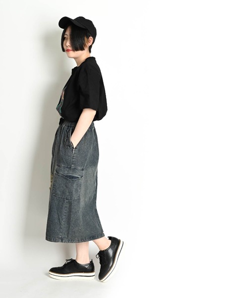 MARAI(マーライ)の「ダメージ加工 ウエストゴム ミモレ丈 デニムスカート(デニムスカート・レディース・ネイビー・X-LARGE/LARGE)」の4枚目の写真