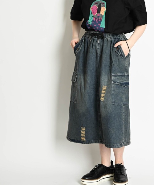 MARAI(マーライ)の「ダメージ加工 ウエストゴム ミモレ丈 デニムスカート(デニムスカート・レディース・ネイビー・X-LARGE/LARGE)」の5枚目の写真