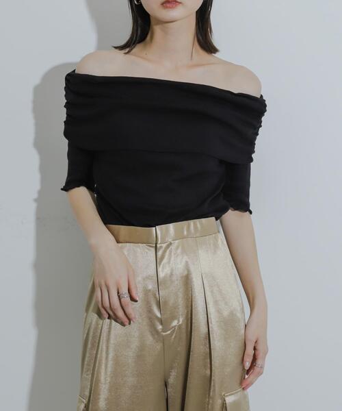 SENSE OF PLACE by URBAN RESEARCH（センスオブプレイスバイアーバンリサーチ）の「シャーリングオフショルダーシアートップ（Tシャツ/カットソー・レディース・ブラウン/オフホワイト/ブラック・ONE）」の2枚目の写真