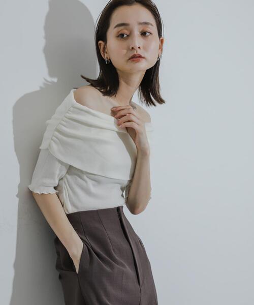 SENSE OF PLACE by URBAN RESEARCH（センスオブプレイスバイアーバンリサーチ）の「シャーリングオフショルダーシアートップ（Tシャツ/カットソー・レディース・ブラウン/オフホワイト/ブラック・ONE）」の4枚目の写真