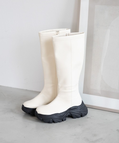 mysty woman（ミスティウーマン）の「スニーカーロングブーツ 144051（ブーツ・レディース・ホワイト/ブラック/グレー・MEDIUM/LARGE）」の2枚目の写真