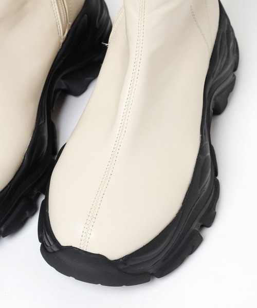 mysty woman（ミスティウーマン）の「スニーカーロングブーツ 144051（ブーツ・レディース・ホワイト/ブラック/グレー・MEDIUM/LARGE）」の8枚目の写真