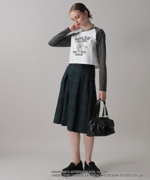 FOREVER 21（フォーエバー トゥエンティーワン）の「【ANGEL BLUE】ラグランロングTシャツ（Tシャツ/カットソー・レディース・レッド/ネイビー/グレー・FREE）」の21枚目の写真