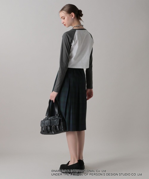 FOREVER 21（フォーエバー トゥエンティーワン）の「【ANGEL BLUE】ラグランロングTシャツ（Tシャツ/カットソー・レディース・レッド/ネイビー/グレー・FREE）」の22枚目の写真