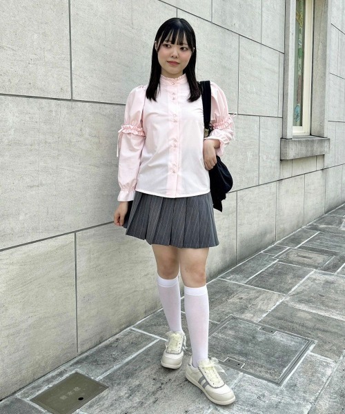 F i.n.t（フィント）の「フリル使い2wayスリーブブラウス/fint（シャツ/ブラウス・レディース・ホワイト×ブラック/オフホワイト/ピンク・FREE）」の4枚目の写真