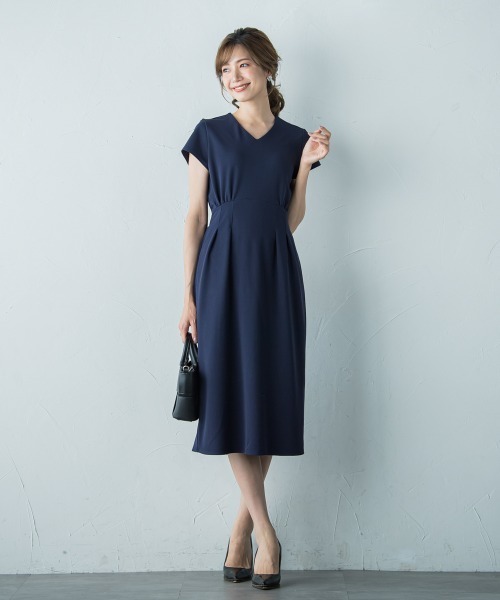 ketty(ケティ)の「カットジョーゼット半袖Vワンピース≪洗濯機で洗える≫(ワンピース・レディース・ライトグレー/ブラック/ベージュ/ネイビー・S/M)」の4枚目の写真