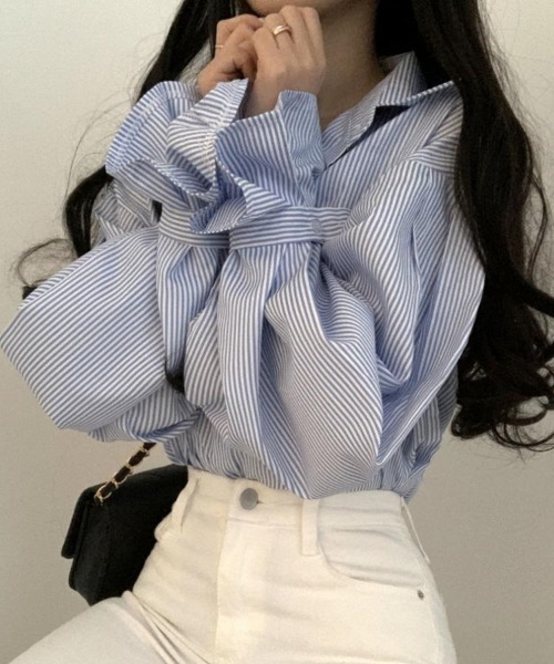 H.TOKYO(エイチトウキョウ)の「ボリュームスリーブストライプシャツ(シャツ/ブラウス・レディース・ブラック/ブルー・SMALL/MEDIUM/LARGE/X-LARGE)」の11枚目の写真