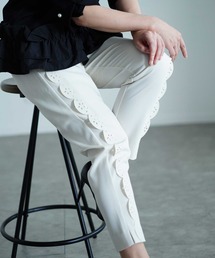 Sawa a la mode（サワアラモード）の「スカラップテーパードパンツ（その他パンツ）」