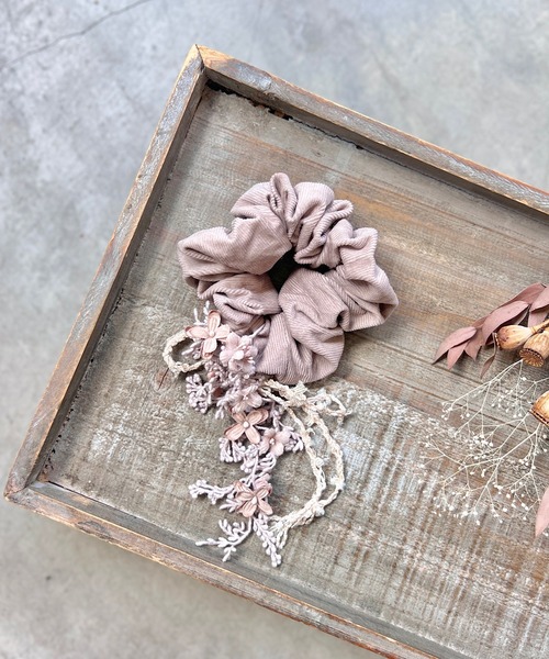 m.soeur（エムスール）の「ライラックのシュシュ（シュシュ・レディース・ブラック/グレー・FREE）」の5枚目の写真