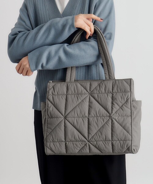 grove（グローブ）の「◆【A4・軽量】キルト多ポケトート（トートバッグ・レディース・ブラック/ダークグレー/ブルー系その他/ライトグレー・00）」の4枚目の写真