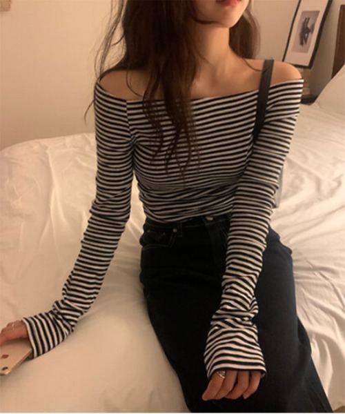 by muni:r（バイ ムニール）の「[お気に入り登録数 18,000人突破!] ストライプオフショルダーTシャツ（Tシャツ/カットソー・レディース・ブラック・FREE）」の6枚目の写真