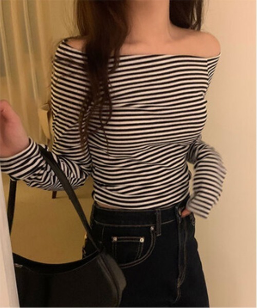 by muni:r（バイ ムニール）の「[お気に入り登録数 18,000人突破!] ストライプオフショルダーTシャツ（Tシャツ/カットソー・レディース・ブラック・FREE）」の7枚目の写真