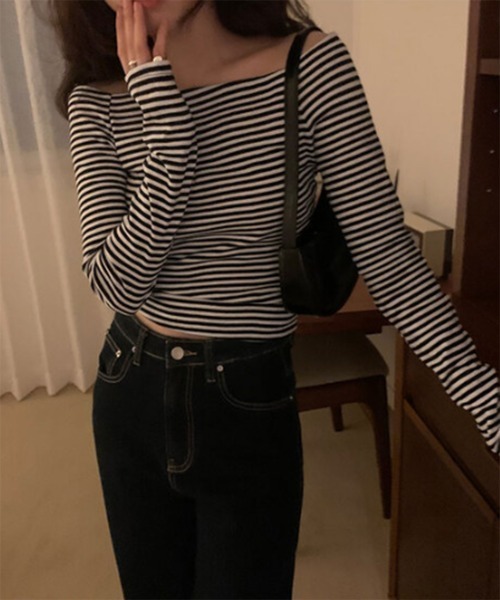 by muni:r（バイ ムニール）の「[お気に入り登録数 18,000人突破!] ストライプオフショルダーTシャツ（Tシャツ/カットソー・レディース・ブラック・FREE）」の10枚目の写真