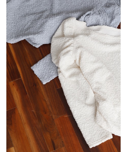 Katrin TOKYO（カトリーントーキョー）の「floating jacquard puff sleeve tops（Tシャツ/カットソー・レディース・ブルー系その他/アイボリー・FREE/XS）」の3枚目の写真