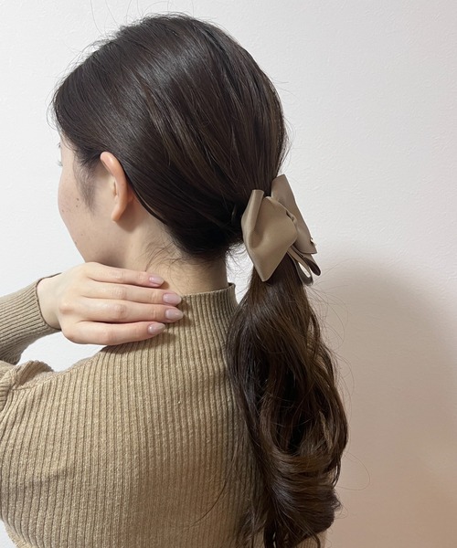 ciite'（シーテ）の「リボンデザインヘアピアス  (両耳用)（ピアス（両耳用）・レディース・ベージュ/ブラック・FREE）」の7枚目の写真