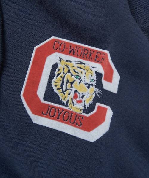 POWER TO THE PEOPLE(パワートゥーザピープル)の「カレッジプリント フルジップパーカー(パーカー・メンズ・グリーン/ライトグレー/ネイビー・M/L)」の21枚目の写真