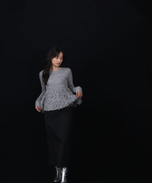 NATURAL BEAUTY BASIC(ナチュラルビューティーベーシック)の「◇ループペプラムニット(ニット/セーター・レディース・レッド/オフホワイト/グレー・FREE)」の5枚目の写真