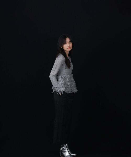 NATURAL BEAUTY BASIC(ナチュラルビューティーベーシック)の「◇ループペプラムニット(ニット/セーター・レディース・レッド/オフホワイト/グレー・FREE)」の10枚目の写真