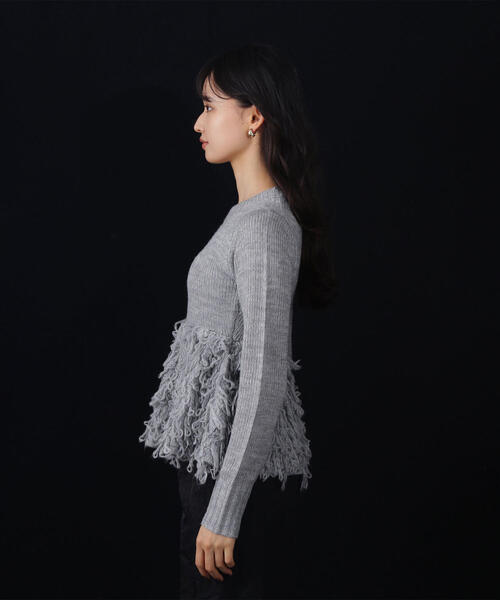 NATURAL BEAUTY BASIC(ナチュラルビューティーベーシック)の「◇ループペプラムニット(ニット/セーター・レディース・レッド/オフホワイト/グレー・FREE)」の11枚目の写真