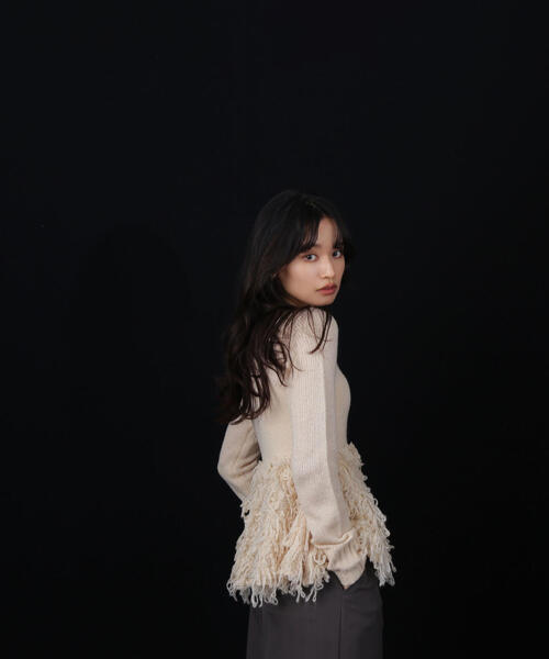NATURAL BEAUTY BASIC(ナチュラルビューティーベーシック)の「◇ループペプラムニット(ニット/セーター・レディース・レッド/オフホワイト/グレー・FREE)」の22枚目の写真