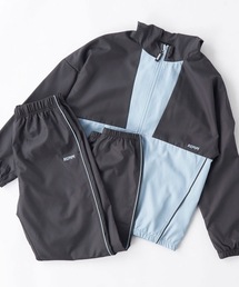 ウィンドブレーカー」に該当するブルー・ネイビー/青色系の