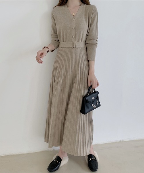 【セール】ウエストタックVネックプリーツニットワンピース（ワンピース）｜Diosfront（ディオスフロント）