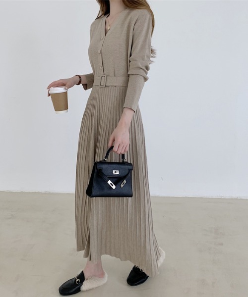 【セール】ウエストタックVネックプリーツニットワンピース（ワンピース）｜Diosfront（ディオスフロント）