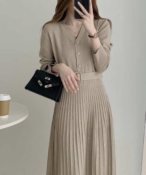 【セール】ウエストタックVネックプリーツニットワンピース（ワンピース）｜Diosfront（ディオスフロント）