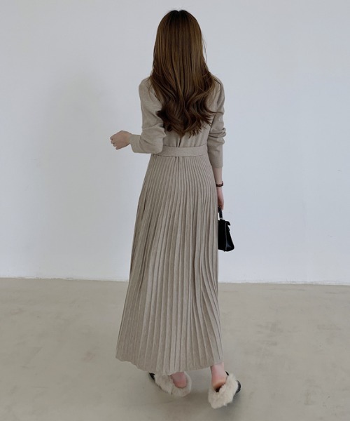 【セール】ウエストタックVネックプリーツニットワンピース（ワンピース）｜Diosfront（ディオスフロント）