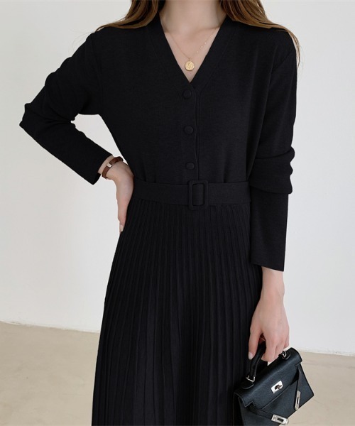 【セール】ウエストタックVネックプリーツニットワンピース（ワンピース）｜Diosfront（ディオスフロント）