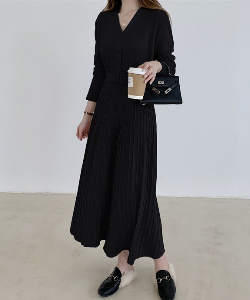 【セール】ウエストタックVネックプリーツニットワンピース（ワンピース）｜Diosfront（ディオスフロント）