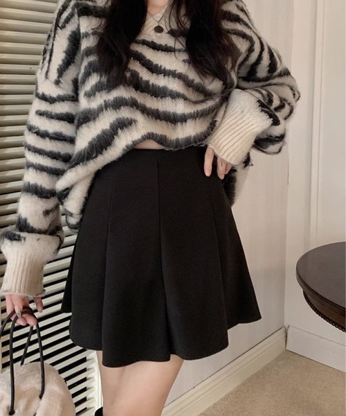 IRADOWL(アイラドール)の「タックフレアミニスカート(スカート・レディース・ブラック/ブラウン・LARGE/MEDIUM/SMALL)」の1枚目の写真