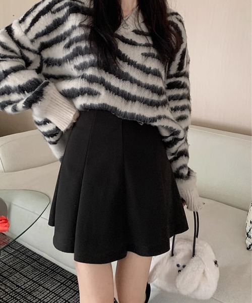 IRADOWL(アイラドール)の「タックフレアミニスカート(スカート・レディース・ブラック/ブラウン・LARGE/MEDIUM/SMALL)」の5枚目の写真