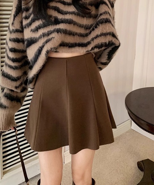 IRADOWL(アイラドール)の「タックフレアミニスカート(スカート・レディース・ブラック/ブラウン・LARGE/MEDIUM/SMALL)」の4枚目の写真