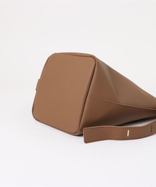 L LABEL(エルラベル)の「ポーチ付2WAYバケットワンショルダーバッグ(ショルダーバッグ・レディース・ブラック/ベージュ/ブラウン/オフホワイト/グレー・FREE)」の22枚目の写真