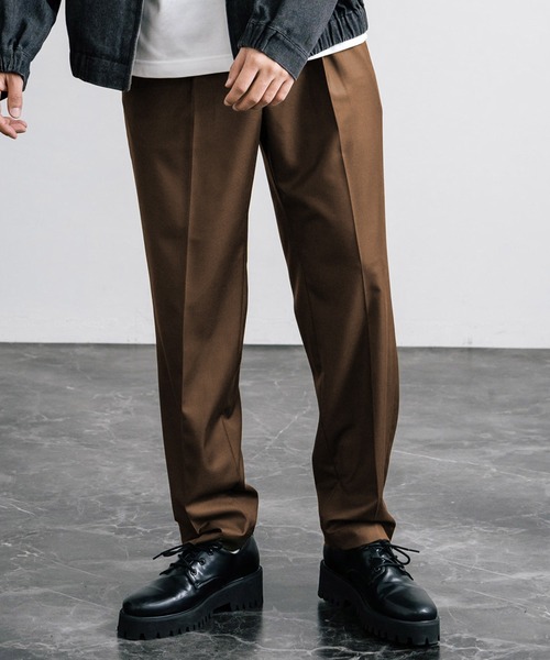 Rocky Monroe(ロッキーモンロー)の「センタープレスワイドテーパードワンタックスラックス(スラックス・メンズ・ブラック/ダークオリーブ/ダークベージュ/ダークネイビー/ダークブラウン/ブラウン/ダークグリーン/チャコールグレー・マルチサイズ)」の4枚目の写真