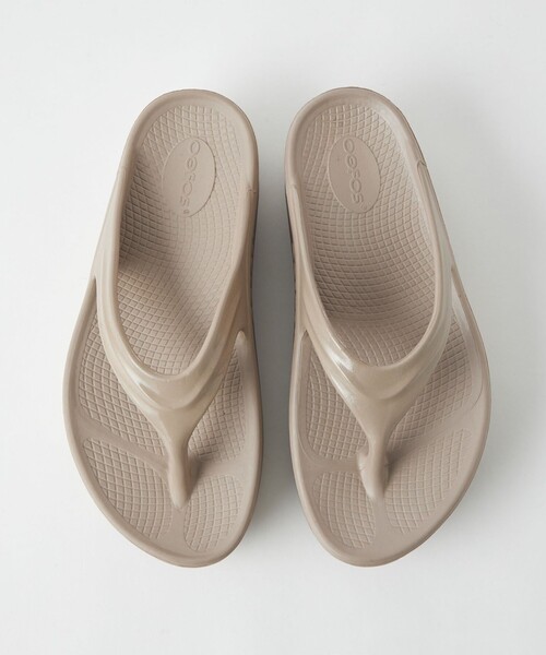 OOFOS(ウーフォス)の「<OOFOS>OOmega プラットフォーム サンダル / ウーメガ(サンダル・レディース・ベージュ/ピンク/ブラック・24cm/23cm/25cm)」の16枚目の写真