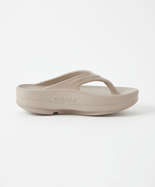 OOFOS(ウーフォス)の「<OOFOS>OOmega プラットフォーム サンダル / ウーメガ(サンダル・レディース・ベージュ/ピンク/ブラック・24cm/23cm/25cm)」の17枚目の写真
