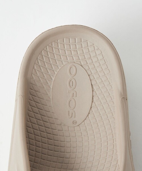 OOFOS(ウーフォス)の「<OOFOS>OOmega プラットフォーム サンダル / ウーメガ(サンダル・レディース・ベージュ/ピンク/ブラック・24cm/23cm/25cm)」の20枚目の写真