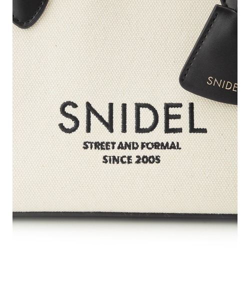 SNIDEL(スナイデル)の「キャンバスロゴバッグ(トートバッグ・レディース・アイボリー/ブラック/ピンクベージュ/ブルー・FREE)」の9枚目の写真