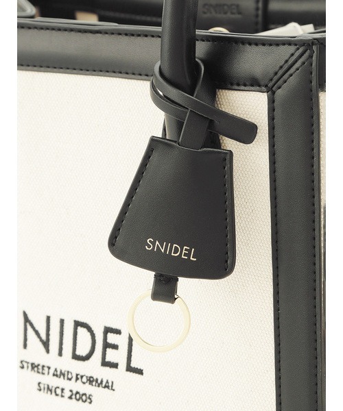 SNIDEL(スナイデル)の「キャンバスロゴバッグ(トートバッグ・レディース・アイボリー/ブラック/ピンクベージュ/ブルー・FREE)」の10枚目の写真