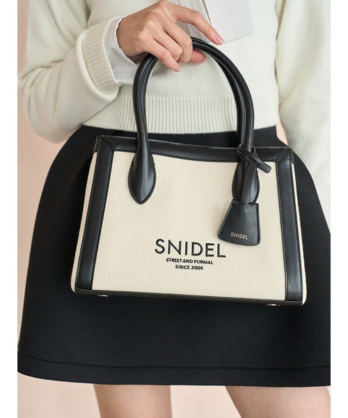 SNIDEL(スナイデル)の「キャンバスロゴバッグ(トートバッグ・レディース・アイボリー/ブラック/ピンクベージュ/ブルー・FREE)」の13枚目の写真